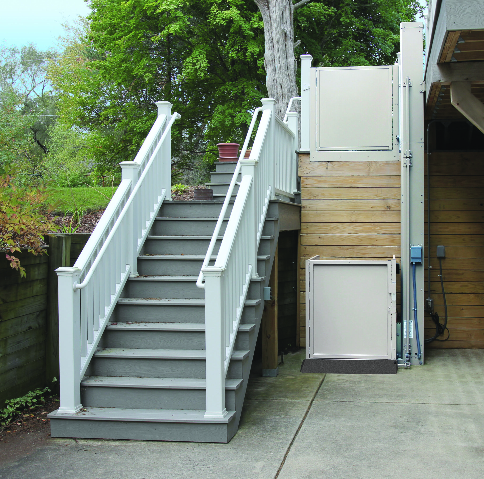 BRUNO VERTICAL PLATFORM LIFT (750 LB. Weight Capacity)